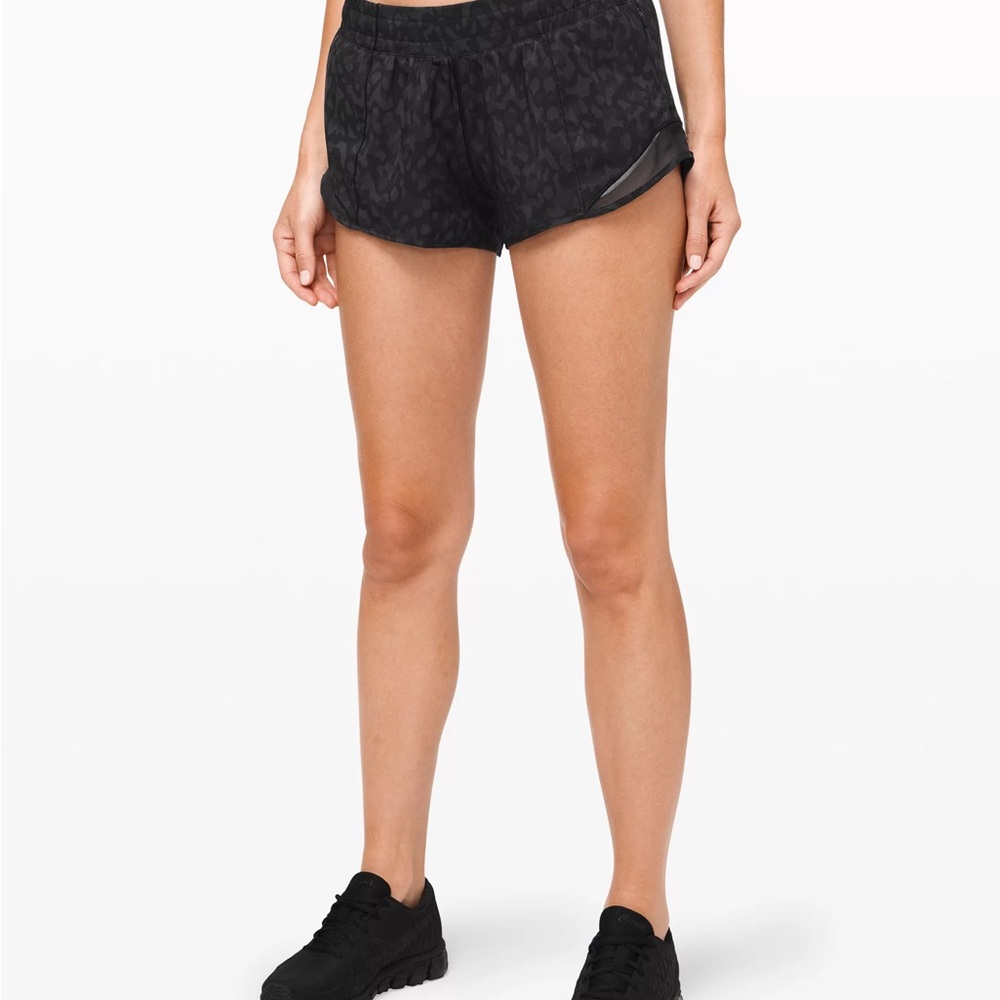 Lululemon Hotty Hot Lined Short 2.5 Black Cheetah Print